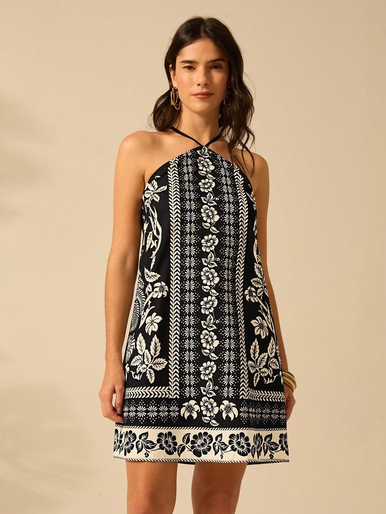 Vestido Curto Boho de Verão