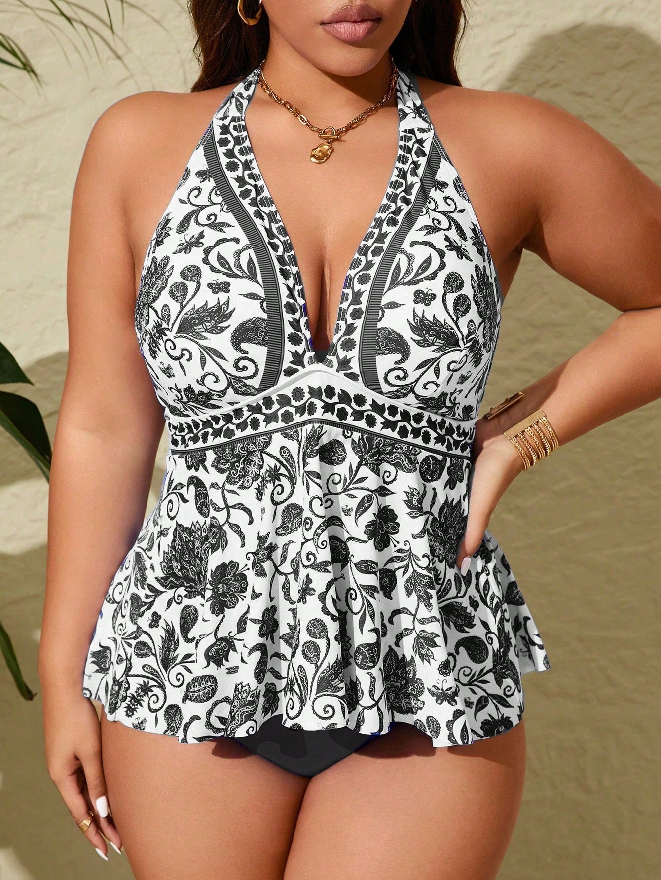 Tankini Plus Size com Estampa Paisley e Costas Nuas G2