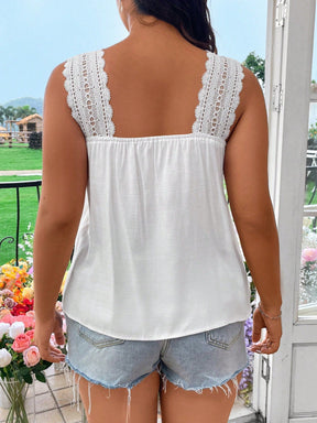 Regata Plus Size Com Detalhe Em Renda