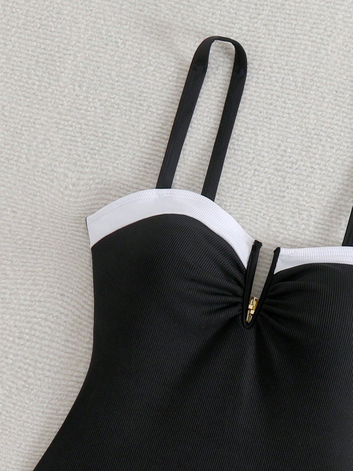 Maiô Verão Sensual e Elegante