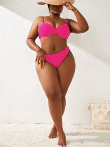 Biquíni Plus Size- Elegância Minimalista para o Verão G4