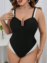 Maiô Plus Size Elegância e Suporte Reforçado