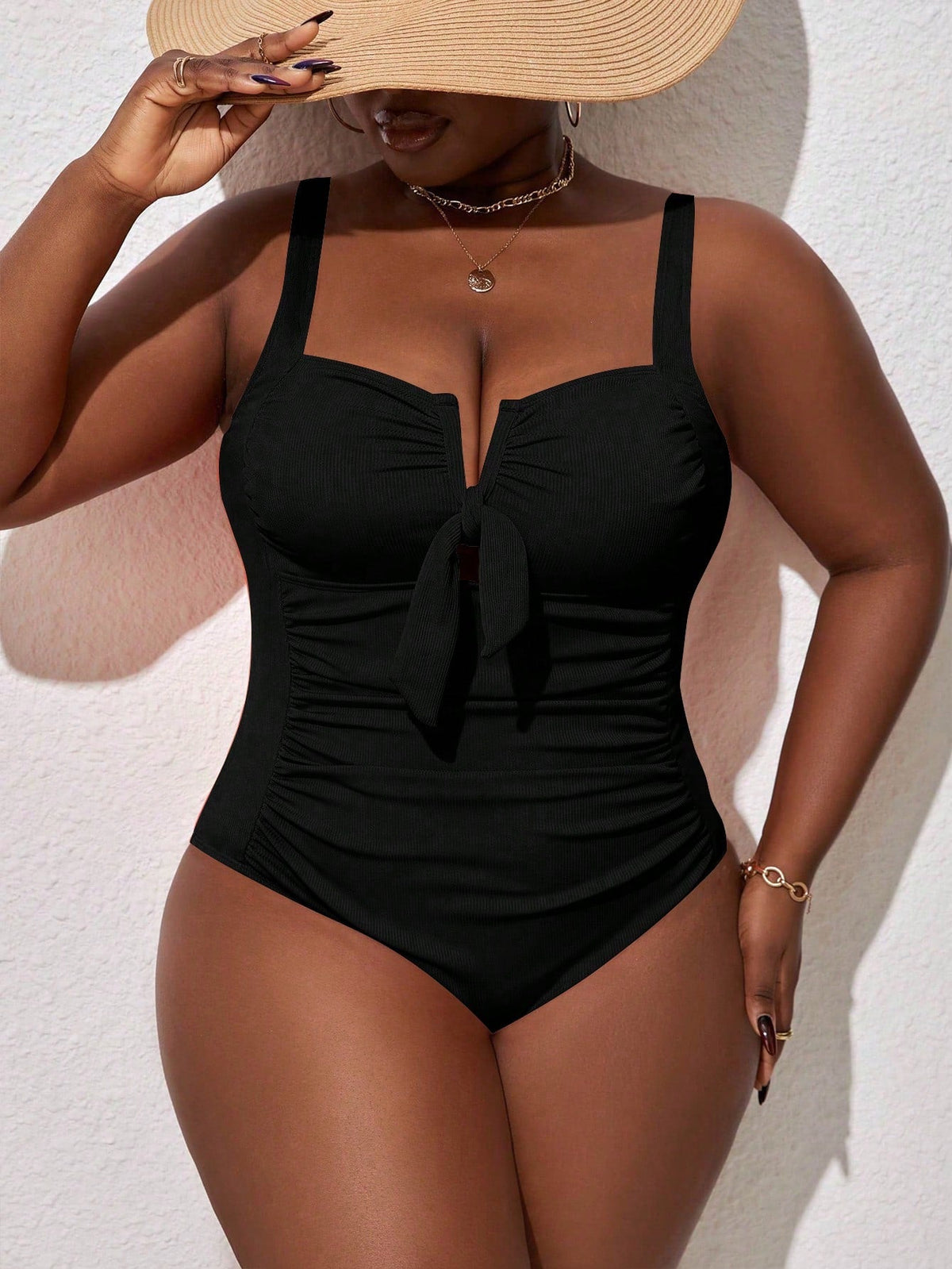 Maiô Plus Size com Decote V e Detalhes Elegantes G