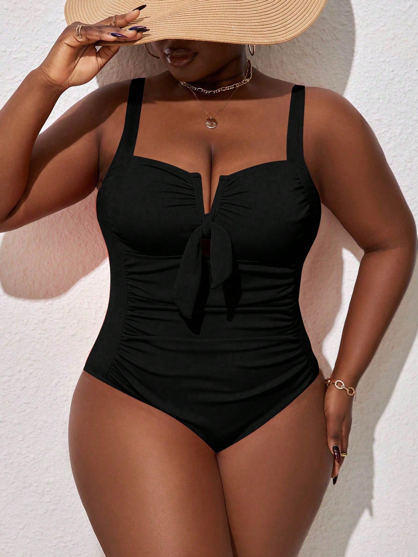 Maiô Plus Size com Decote V e Detalhes Elegantes G