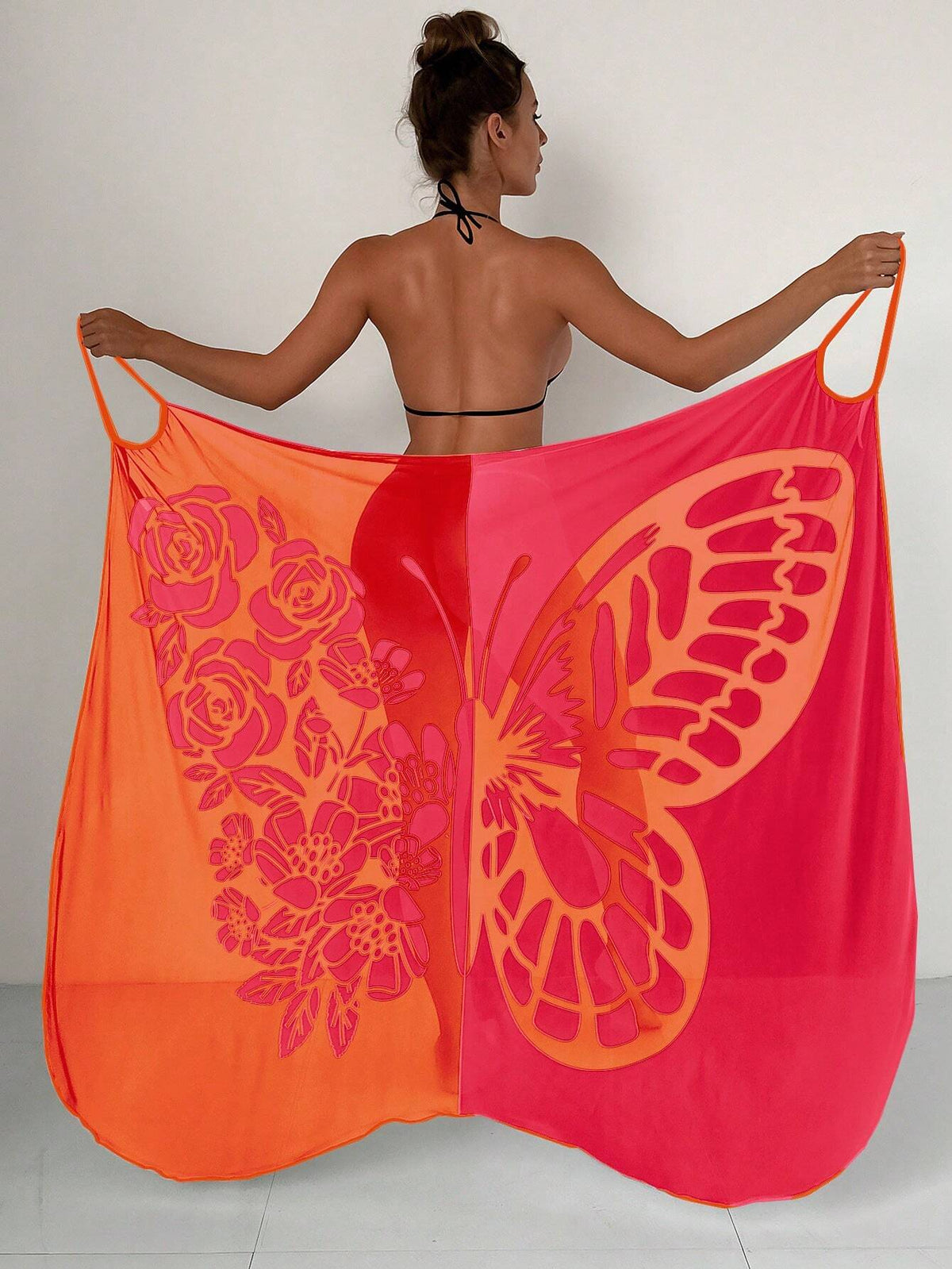 Saída de Praia com Estampa de Borboleta e Flores