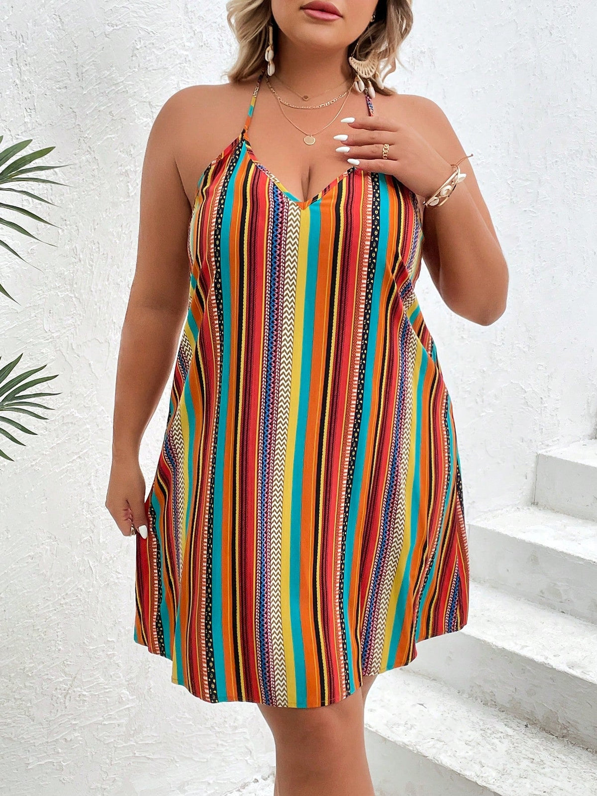 Vestido Plus Size Listrado Colorido